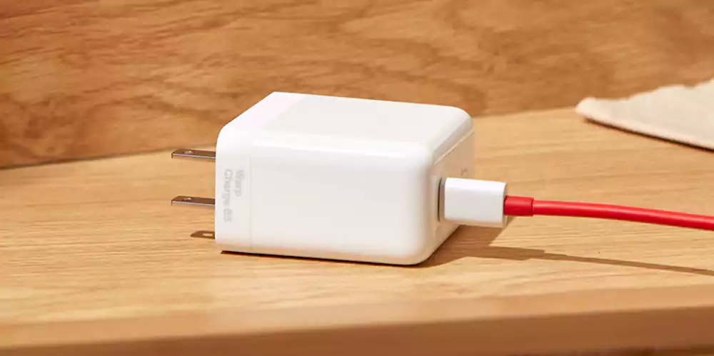 OnePlus Warp Charge 65W Power Adapter 2
