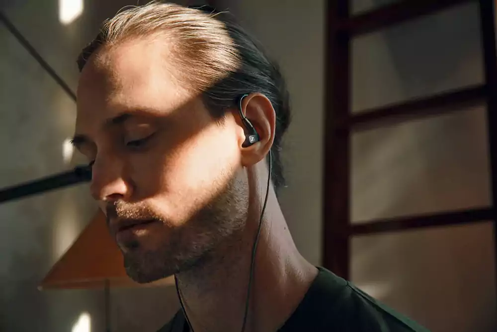 Sennheiser IE 300 in-Ear Wired Earphones-1